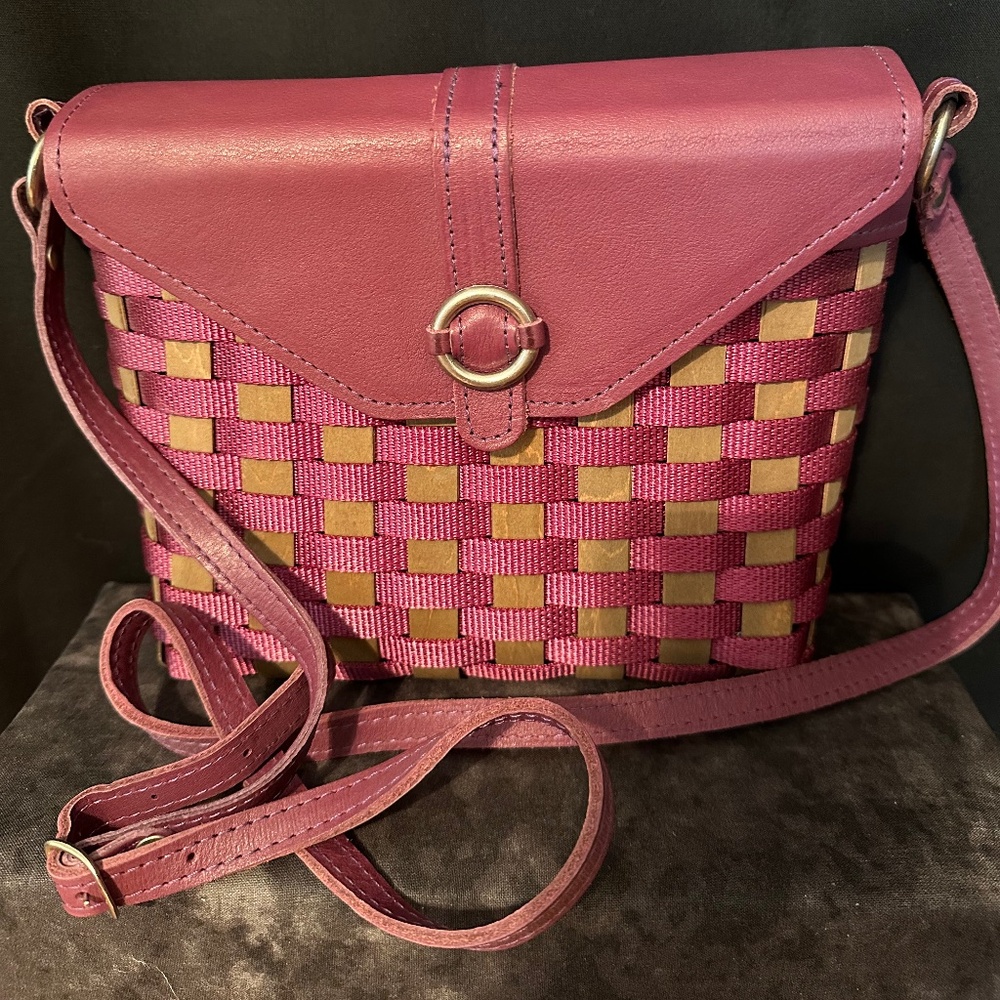 Longaberger TO-GO Buckle Purse, Handbag, Plum in color